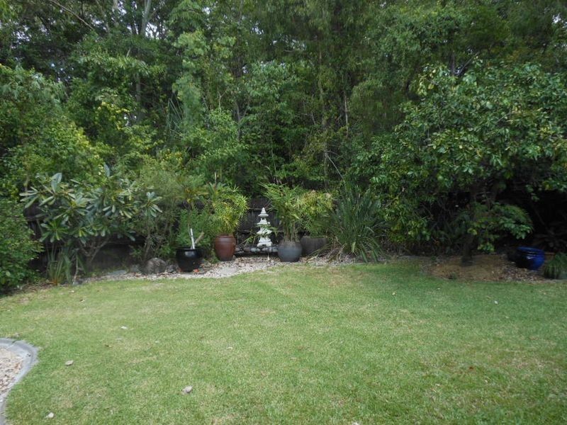 2 Isle Close, Clifton Beach QLD 4879