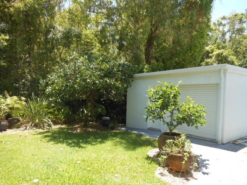 2 Isle Close, Clifton Beach QLD 4879