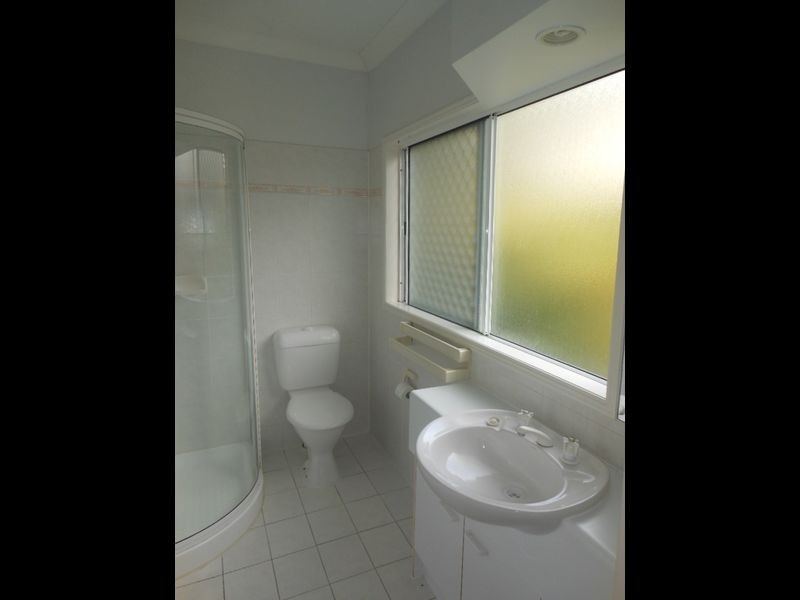 2 Isle Close, Clifton Beach QLD 4879