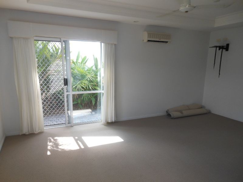 2 Isle Close, Clifton Beach QLD 4879