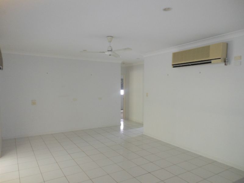 2 Isle Close, Clifton Beach QLD 4879