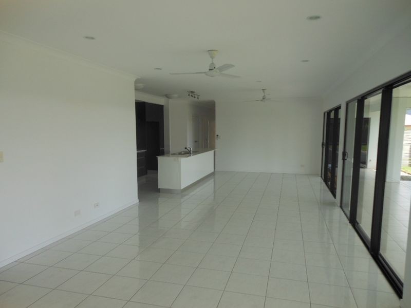 27 Galeandra Close, Edmonton QLD 4869