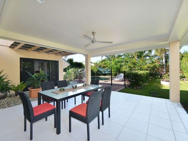 2 Bingil Close, Kewarra Beach QLD 4879
