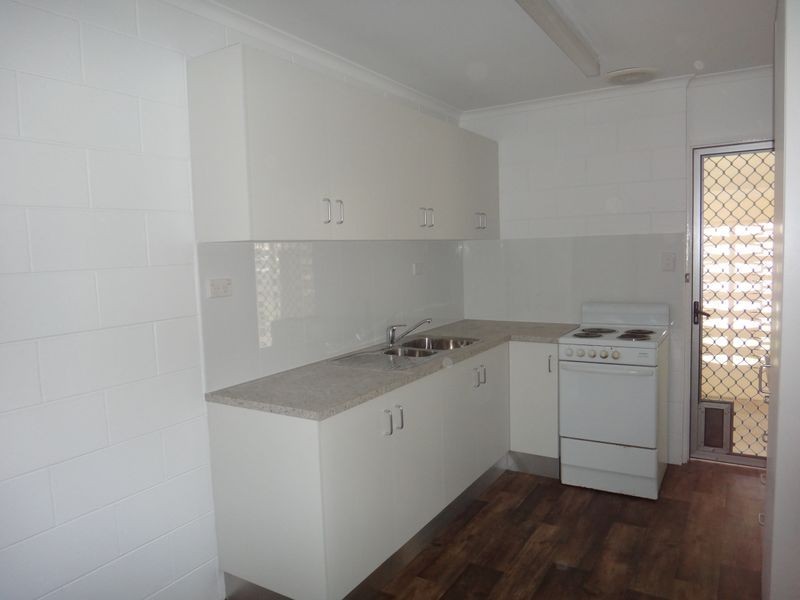 2/133 Russell Street, Edge Hill QLD 4870