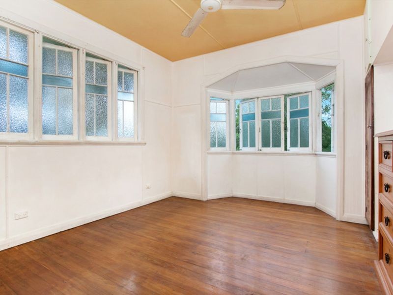 84 Macilwraith Street, Manoora QLD 4870