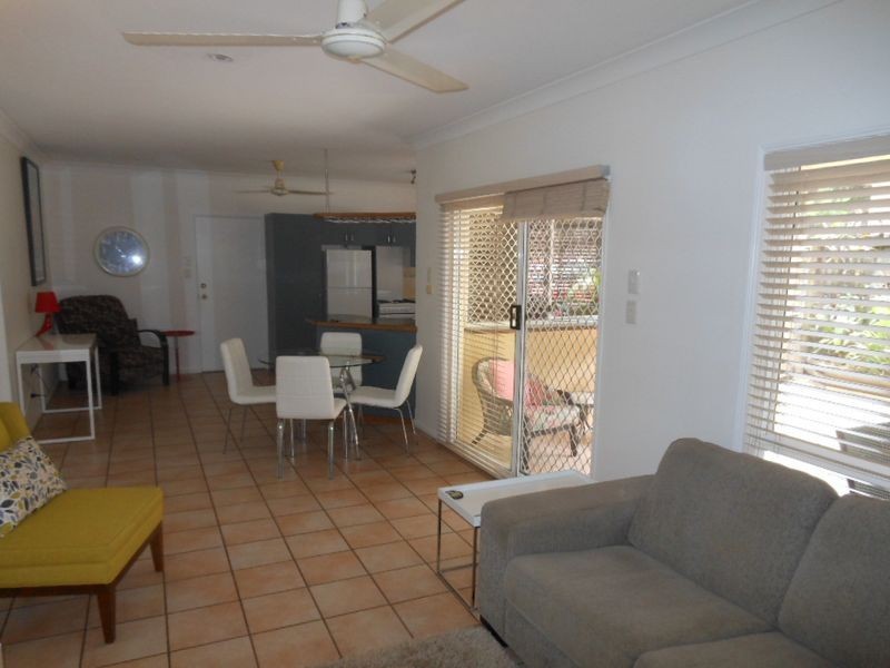 2/42 Mason Street, Stratford QLD 4870