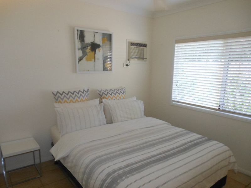 2/42 Mason Street, Stratford QLD 4870