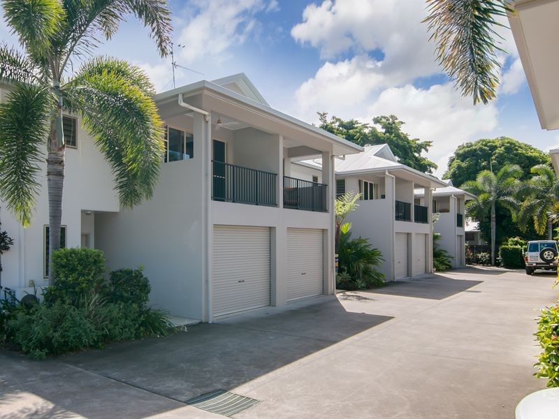 2/12-14 Old Smithfield Road, Freshwater QLD 4870