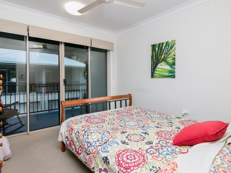 2/12-14 Old Smithfield Road, Freshwater QLD 4870