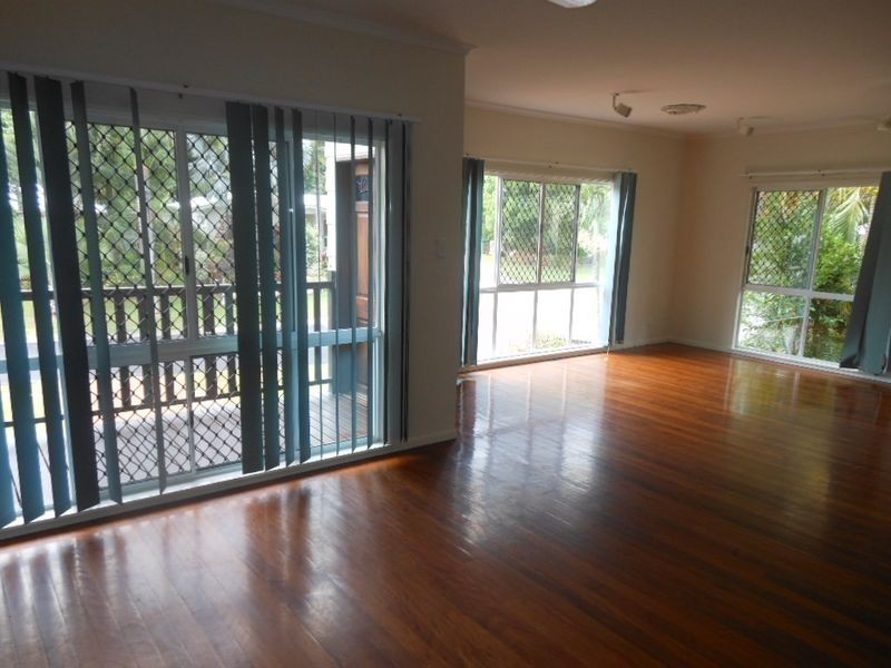 8 Bolwarra Close, Redlynch QLD 4870
