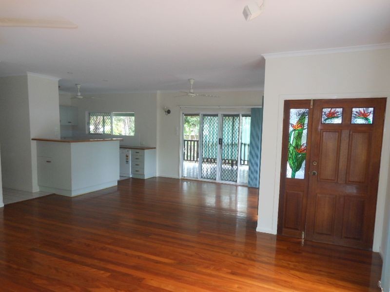 8 Bolwarra Close, Redlynch QLD 4870