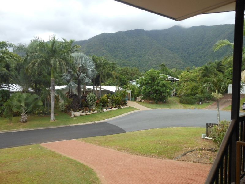 8 Bolwarra Close, Redlynch QLD 4870