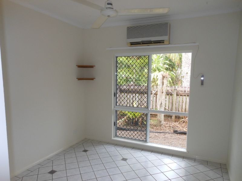 8 Bolwarra Close, Redlynch QLD 4870