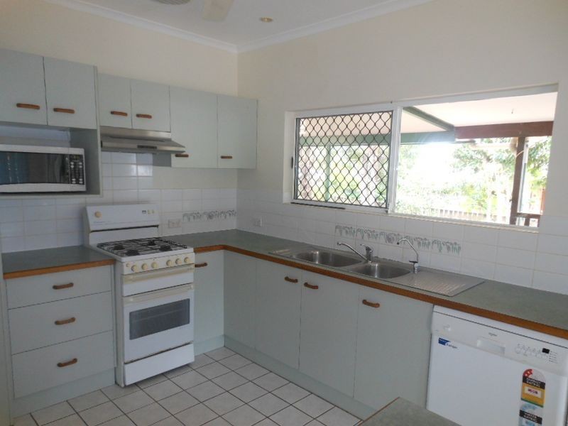 8 Bolwarra Close, Redlynch QLD 4870