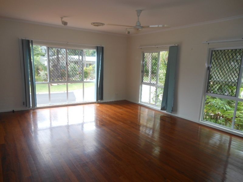 8 Bolwarra Close, Redlynch QLD 4870