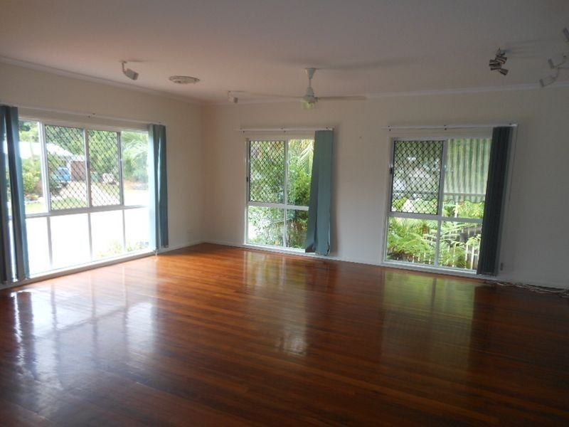 8 Bolwarra Close, Redlynch QLD 4870