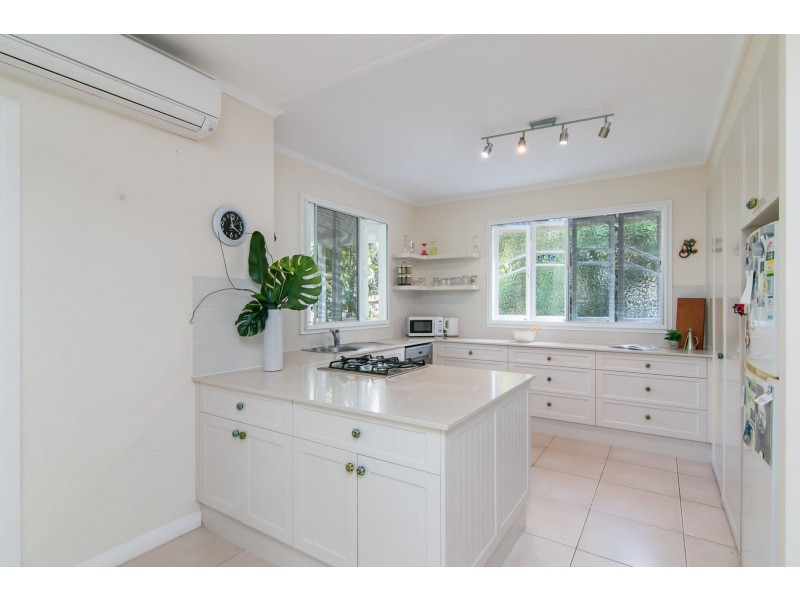 6 Avon Street, Stratford QLD 4870