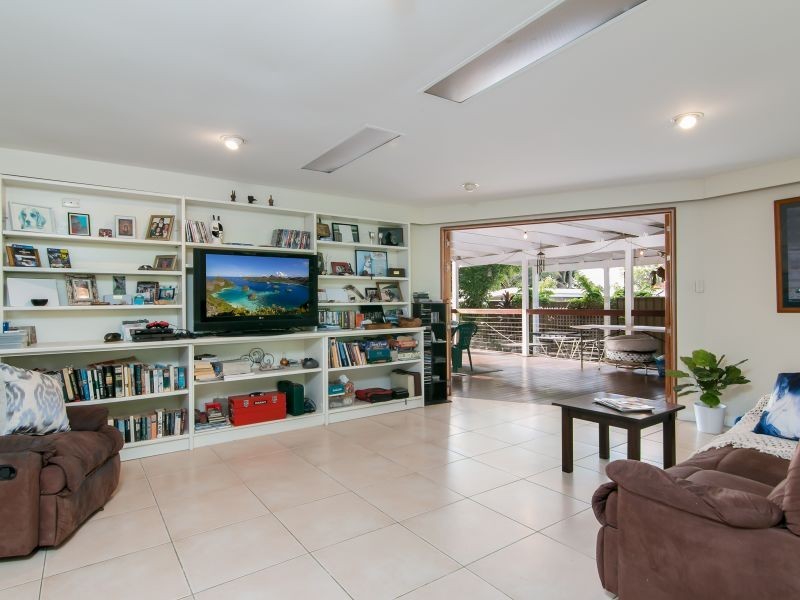 6 Avon Street, Stratford QLD 4870