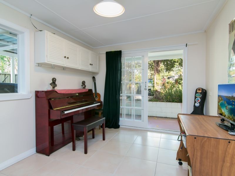 6 Avon Street, Stratford QLD 4870