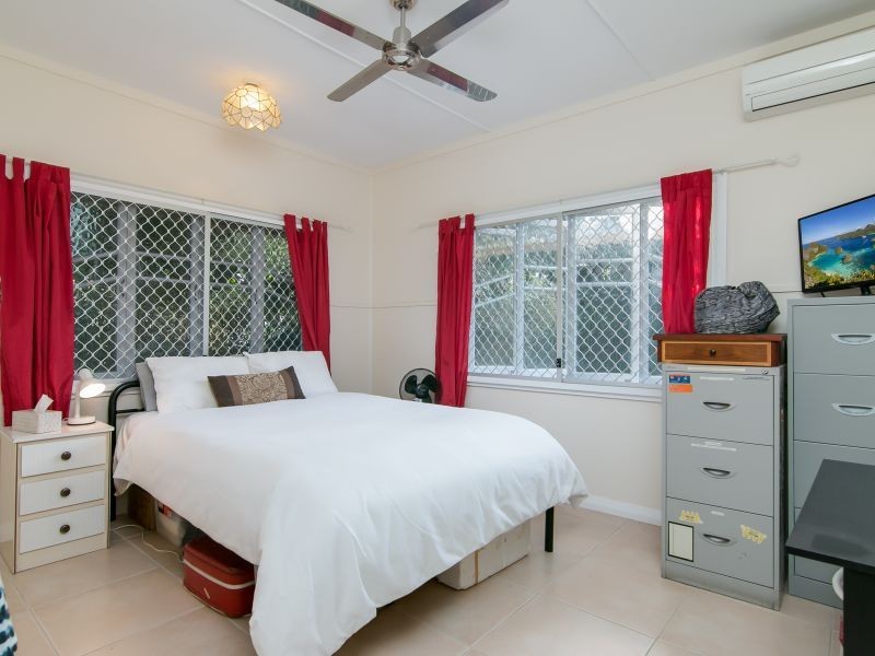 6 Avon Street, Stratford QLD 4870
