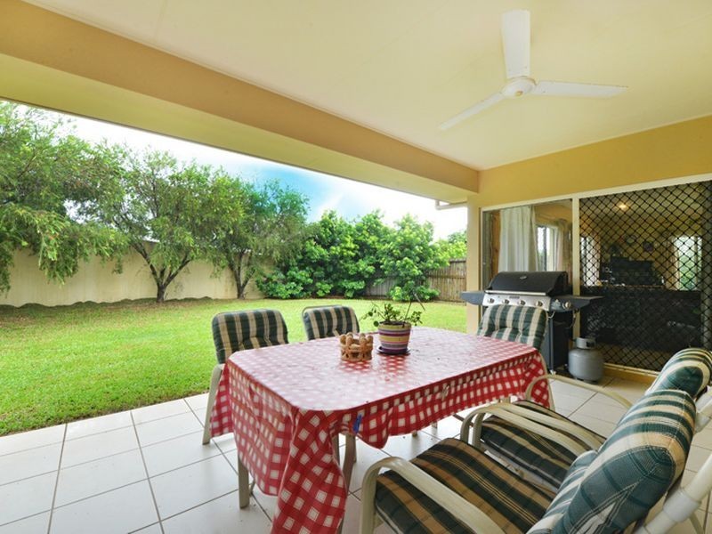 2 Norfolk Circuit, Redlynch QLD 4870