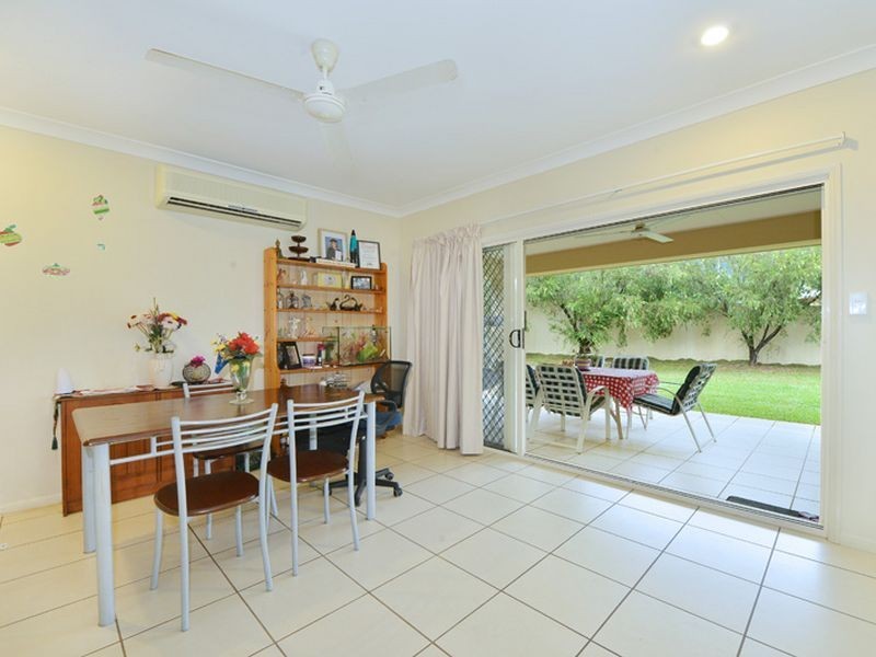 2 Norfolk Circuit, Redlynch QLD 4870