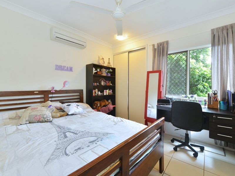 2 Norfolk Circuit, Redlynch QLD 4870