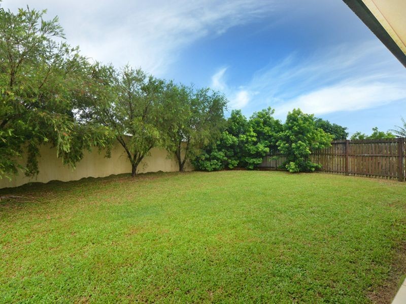 2 Norfolk Circuit, Redlynch QLD 4870