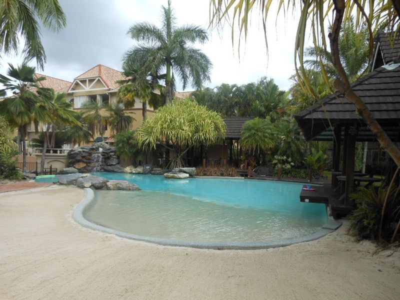 314/2 Greenslopes  Street, Cairns North QLD 4870