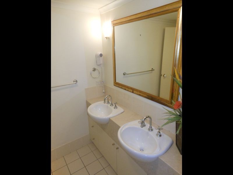 314/2 Greenslopes  Street, Cairns North QLD 4870