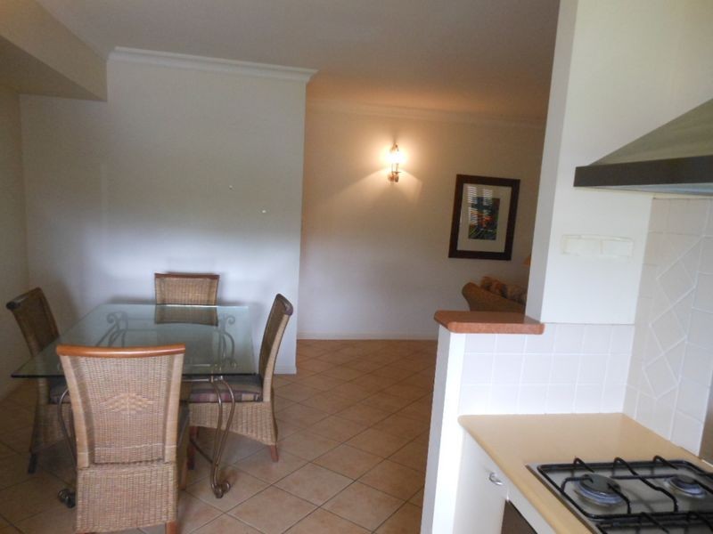 314/2 Greenslopes  Street, Cairns North QLD 4870