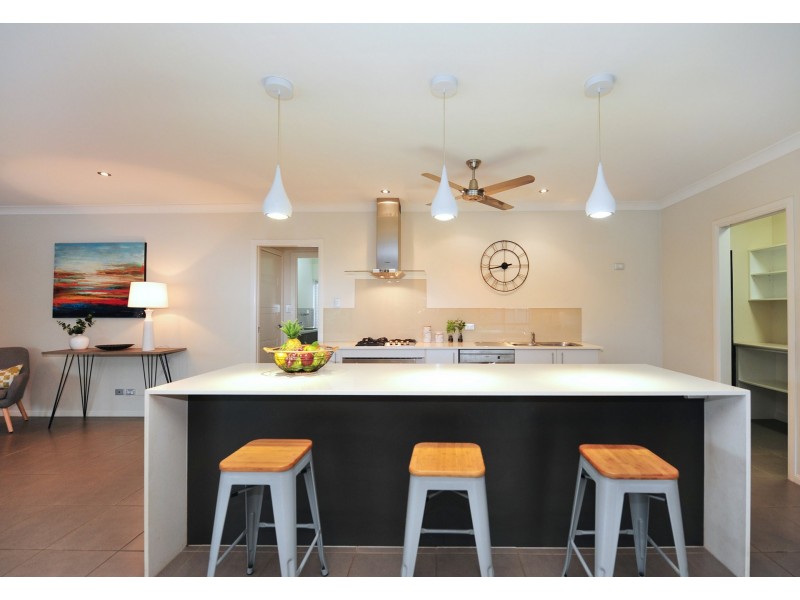 14 Raffles Avenue, Redlynch QLD 4870