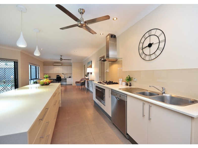 14 Raffles Avenue, Redlynch QLD 4870