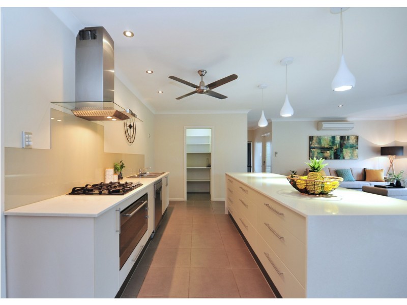 14 Raffles Avenue, Redlynch QLD 4870