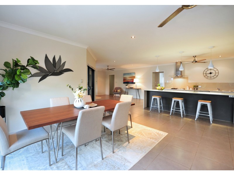 14 Raffles Avenue, Redlynch QLD 4870