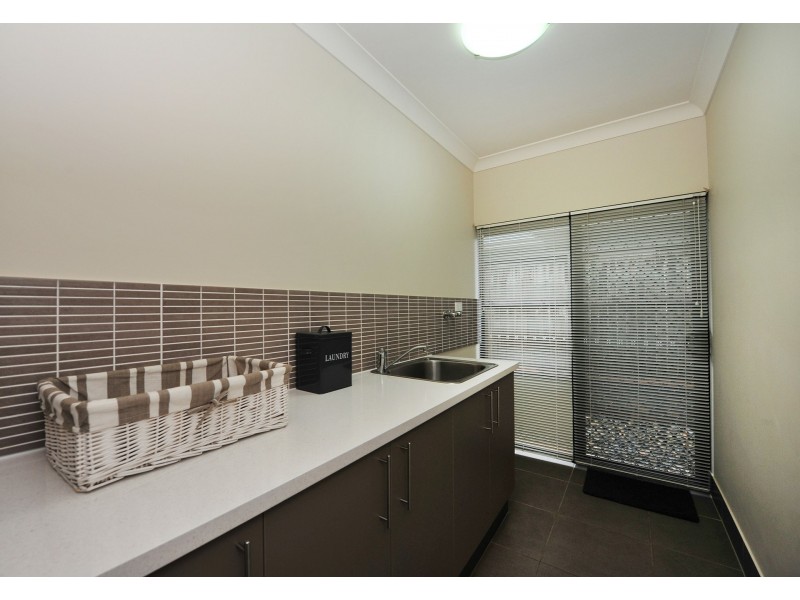14 Raffles Avenue, Redlynch QLD 4870