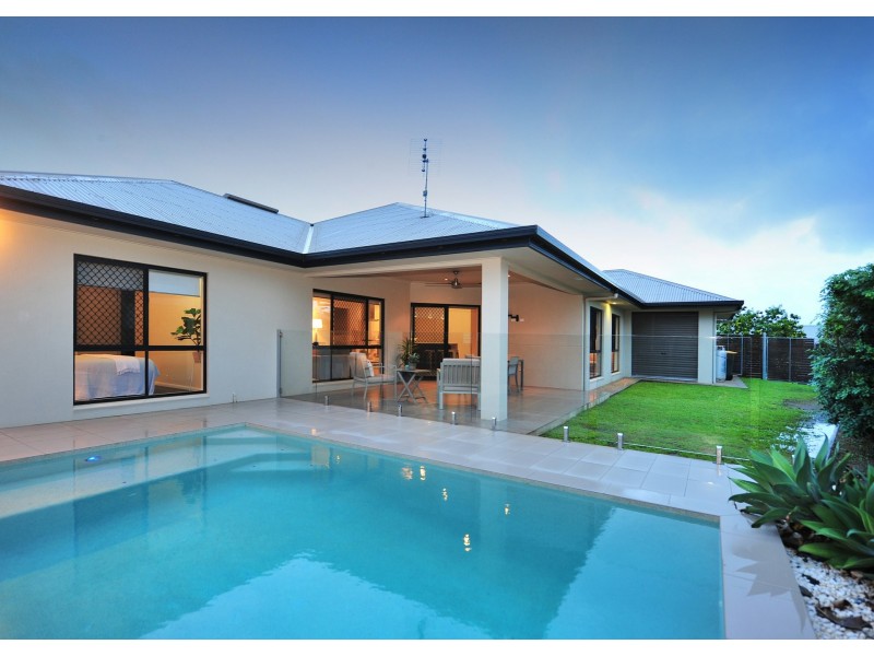 14 Raffles Avenue, Redlynch QLD 4870