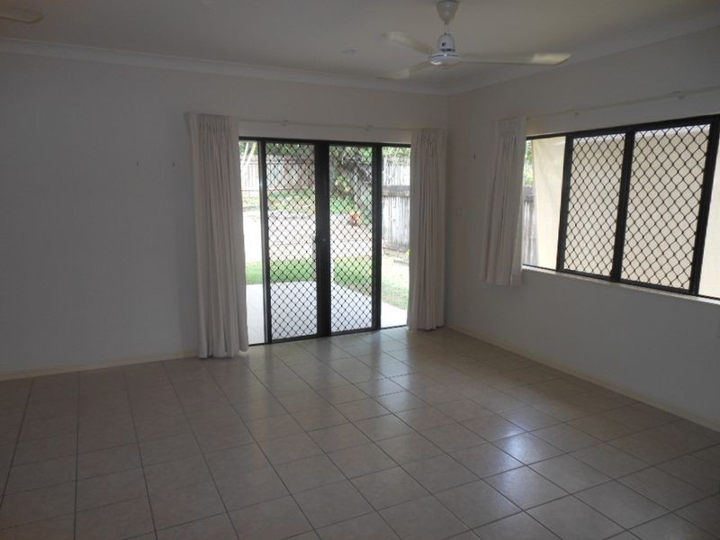 20/190 Irene Street, Mooroobool QLD 4870