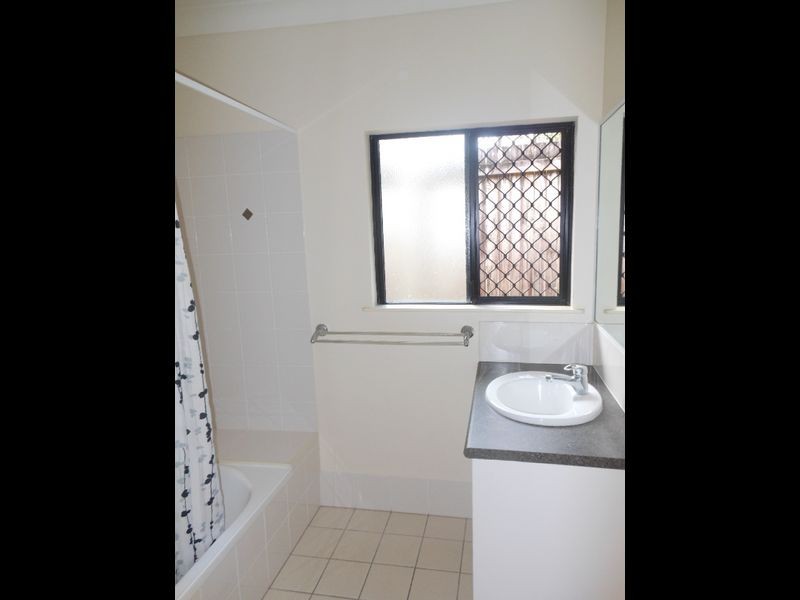 20/190 Irene Street, Mooroobool QLD 4870