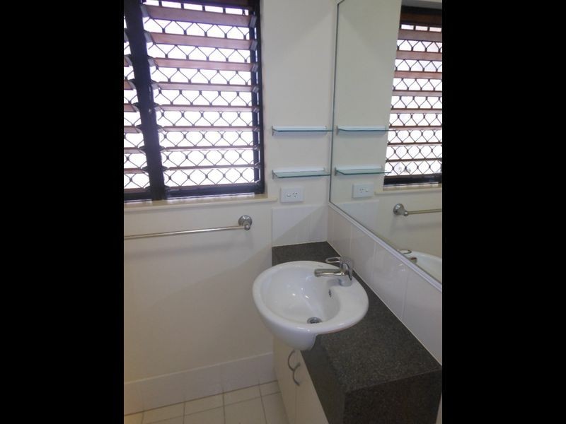 20/190 Irene Street, Mooroobool QLD 4870