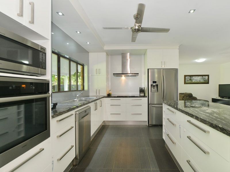 52 Hobson Drive, Brinsmead QLD 4870
