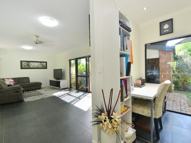 52 Hobson Drive, Brinsmead QLD 4870