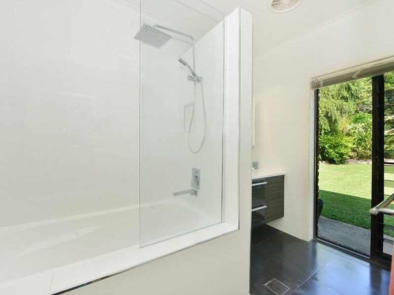 52 Hobson Drive, Brinsmead QLD 4870