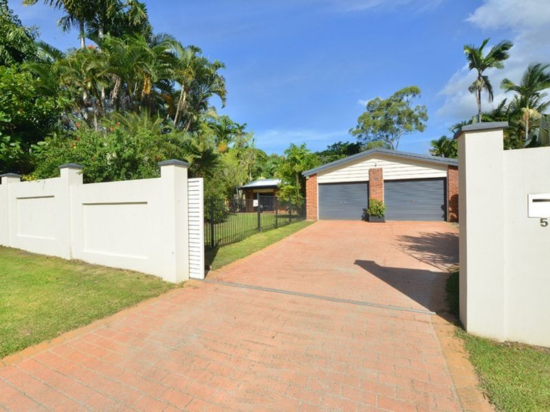 52 Hobson Drive, Brinsmead QLD 4870