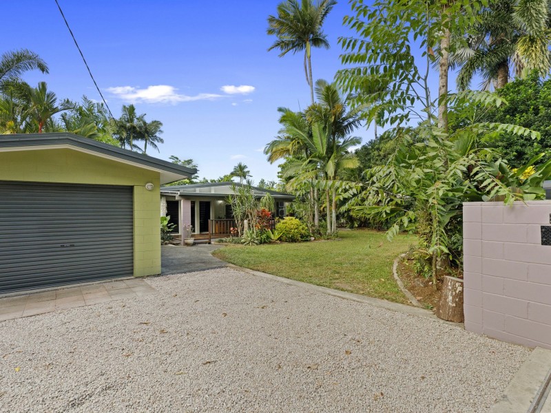 32 Lake Placid Rd, Caravonica QLD 4878