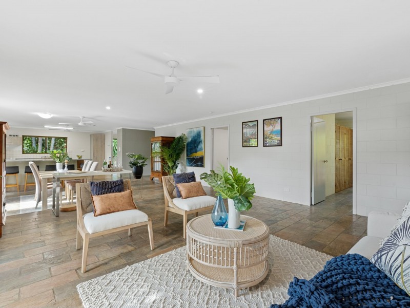 32 Lake Placid Rd, Caravonica QLD 4878