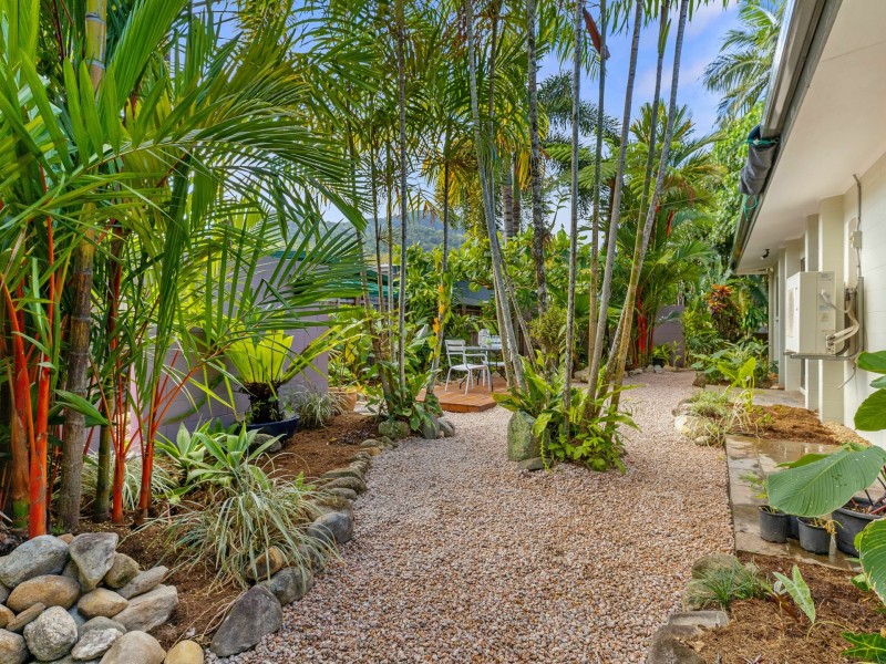 32 Lake Placid Rd, Caravonica QLD 4878