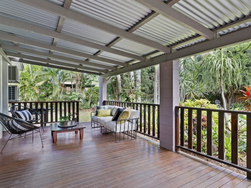 32 Lake Placid Rd, Caravonica QLD 4878