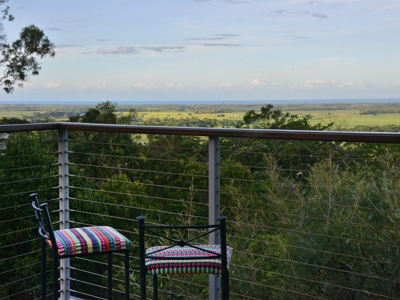 21 Buckinghamia Close, Redlynch QLD 4870