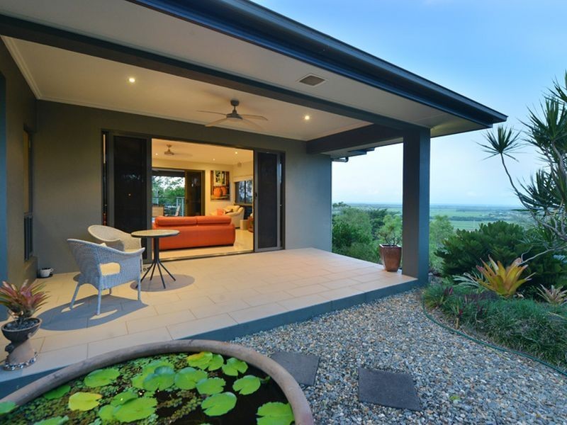 21 Buckinghamia Close, Redlynch QLD 4870